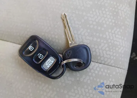 2010 Hyundai Elantra Gls z USA, uszkodzony, nr VIN KMHDU4AD7AU936475